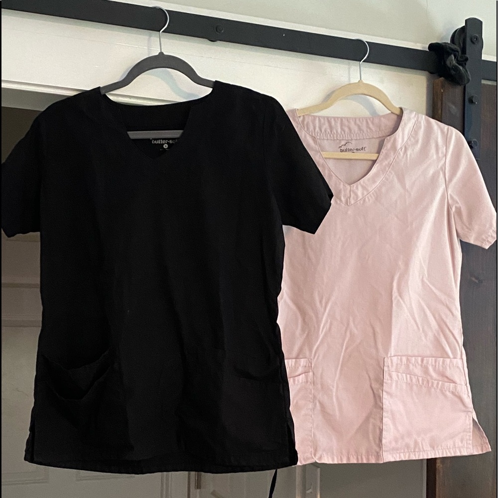 Scrub tops (2)